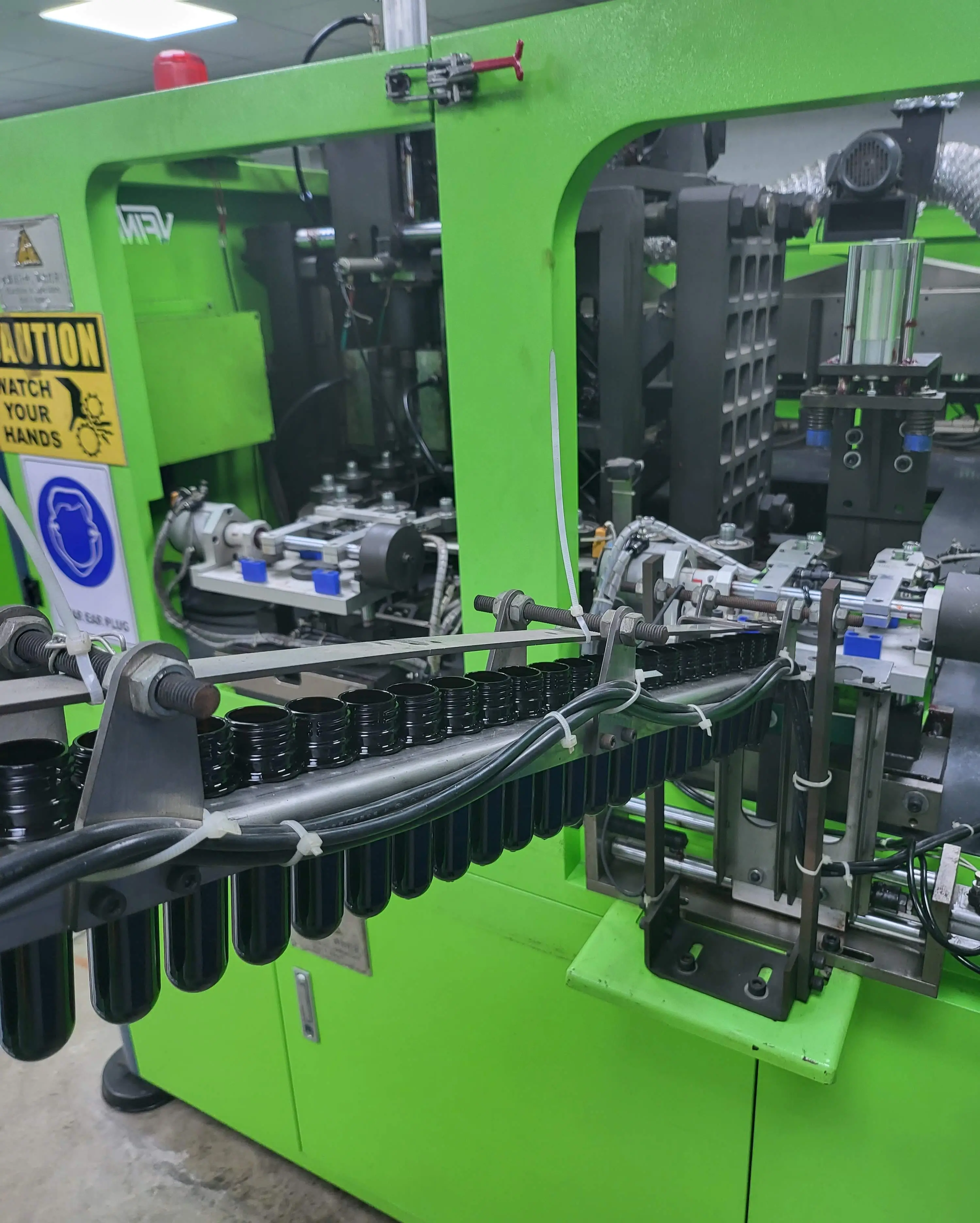 Green color production machine used to produce high quality packing materials